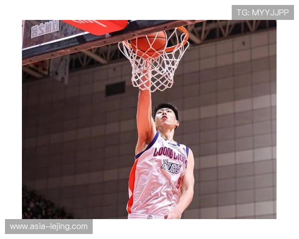 徐昕盖帽能力突出，广州队内线防守得到加强